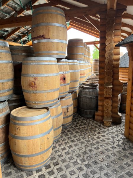 Sauber abgeschliffenen 228 Liter gebrauchtes Burgundy Barriquefass Eichenfass Weinfass Holzfass Wasserfass Dekofass Wasserfass Fassregentonne