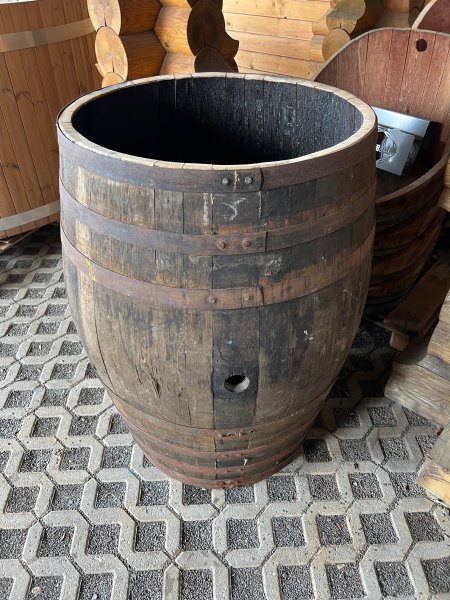 400 Liter rundes gebrauchtes Whiskyfass - Abschnitt Eichenfass Holzfass Wasserfass Regentonne Fass Fassregentonne