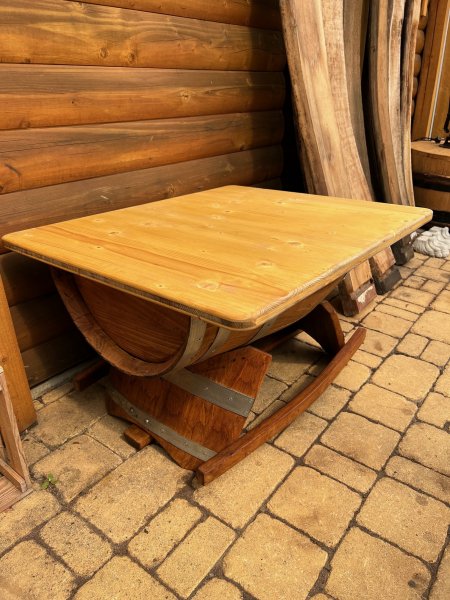 TRAMINER-75K Couchtisch Halbfasstisch mit klappbarer Holz-Tischplatte 90x80cm aus neuem Kastanienfass - Hälfte