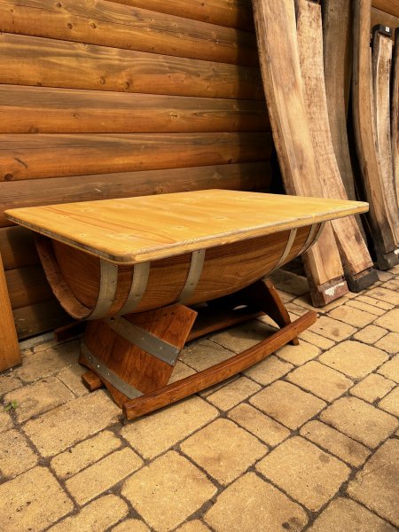 TRAMINER-75K Couchtisch Halbfasstisch mit klappbarer Holz-Tischplatte 90x80cm aus neuem Kastanienfass - Hälfte