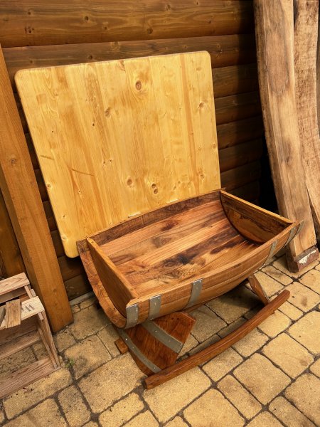 TRAMINER-75K Couchtisch Halbfasstisch mit klappbarer Holz-Tischplatte 90x80cm aus neuem Kastanienfass - Hälfte