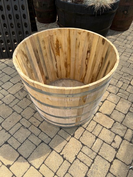 BKK100 ca. 500 Liter Blumenkübel aus neuem Kastanienholz Olivenbaum Fass Saunatauchbecken Pflanzfass Holzfass Kastanienfass Pflanzkübel