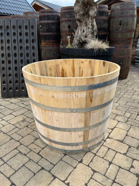 BKK100 ca. 500 Liter Blumenkübel aus neuem Kastanienholz Olivenbaum Fass Saunatauchbecken Pflanzfass Holzfass Kastanienfass Pflanzkübel