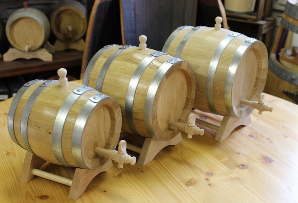 2 Liter Eichenfass innen roh und geschmackgebend Böttcherware Schnapsfass Weinfass Whiskyfass Holzfass