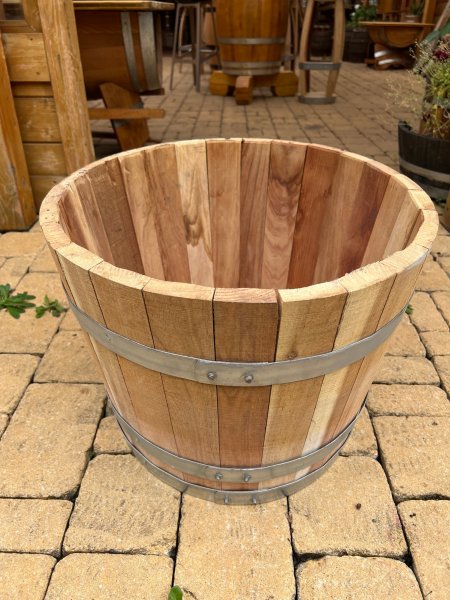 BKK50 ca. 50 Liter Blumenkübel aus neuem Kastanienholz Olivenbaum Fass Pflanzfass Holzfass Kastanienfass Pflanzkübel