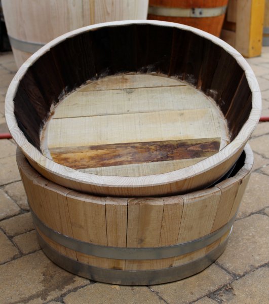 15 Liter neue Kastanienholzfassabschnitt mit D.46cm, Höhe 15cm Pflanzenkübel Blumenkübel