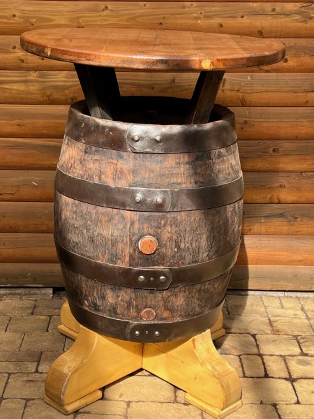 Einmaliges Einzelstück massiver Bierfasstisch-Rustika Tischplatte D.90cm, Gesamthöhe 110cm
