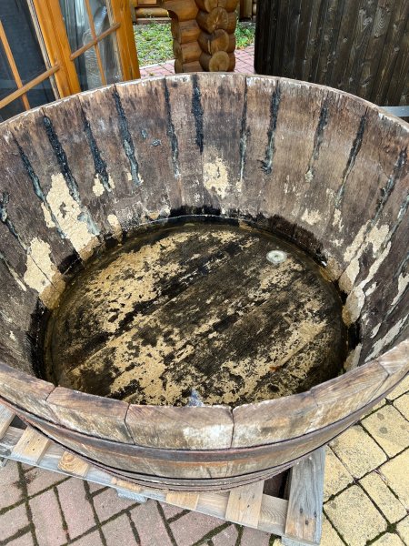 Ca. 700 Liter Eichenfasshälfte Durchmesser 150cm und Höhe 76cm als Miniteich Pflanzenkübel Saunatauschbecken