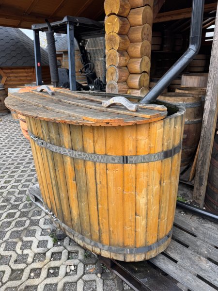 Gebrauchte 800L ovale Badewane Saunatauchbecken D. ca.160-95cm, Höhe 110cm. Tauchbecken Bottich Wasserfass Regentonne