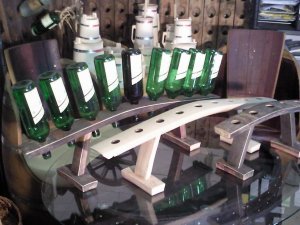 7-er Weinbrücke - hell, originales Weinregal aus Weinfassdaube