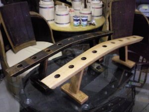 9-er Weinbrücke-hell, originales Weinregal aus Weinfassdaube