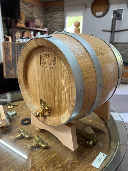 1 Liter Eichenfass innen roh, außen lackiert und geschmackgebend Böttcherware Schnapsfass Weinfass Whyskifass Holzfass