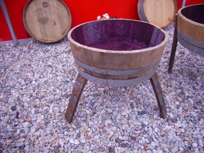 65 Liter Hochbeet - Blumenkübel, GesamtH.ca.57cm, H.25cm, D.65cm Pflanzschale Miniteich Eichenfass Holzfass