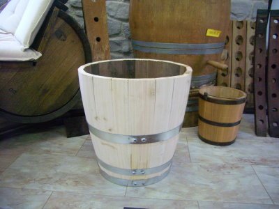 100 Liter neues Zigarrenfass H.107, D.42cm aus Kastanienholz Fassvase Kastanienfass Kastanienholzfass Fass Wasserfass Regenfass Dekofass Holzfass Wasserfass