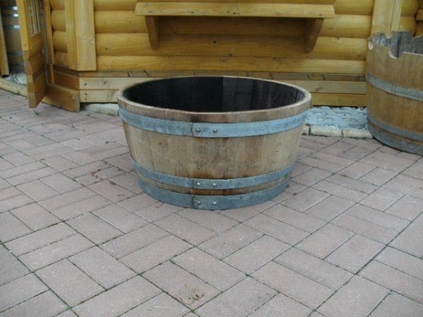 100 Liter gebrauchte Eichenfasshälfte mit D.70/73cm, H.35cm