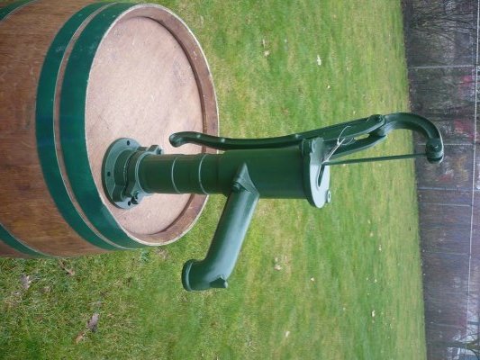 Schwengelpumpe Nostalgie-Grün-Groß für jede Fass-Regentonne