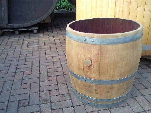 200 Liter Weinfass Regentonne aus gebrauchtem Barrique Eichenfass Holzfass Wasserfass Miniteich Pflanzkübel Trog