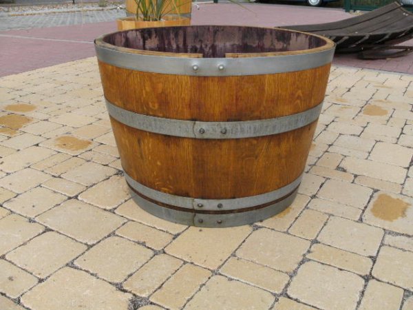 100L Miniteich + Solar Teichpumpe aus gebrauchter Eichenfasshälf D.70 H.40