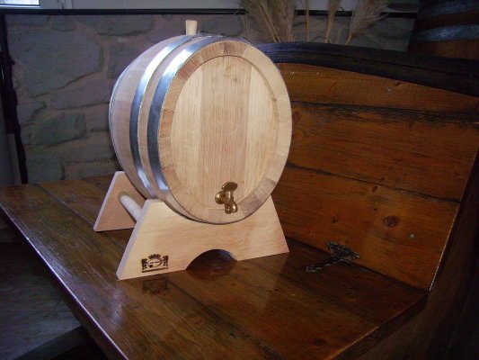 10,5 Liter ovales Eichenfass innen roh und geschmackgebend Böttcherware Schnapsfass Weinfass Whyskifass