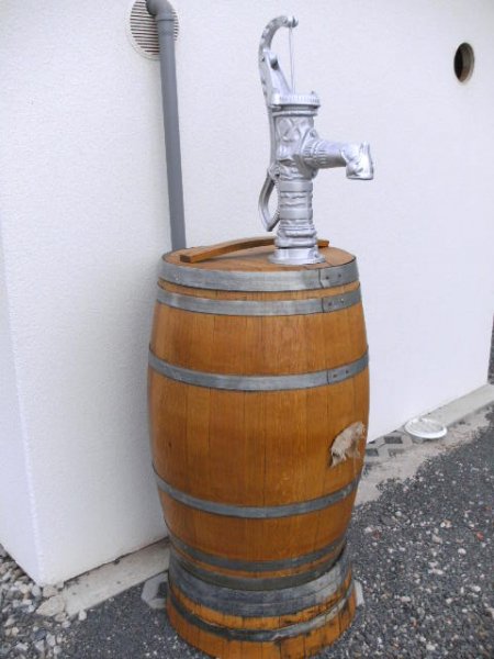 225L Weinfass-Regentonne+Schwengelpumpe-Silber Eichenfass