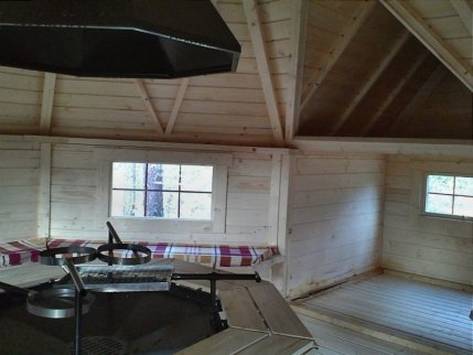 GKF092E1 9,2 m2 Grillkota mit Erweiterungsanbau 1,69 x 1,69 m, Fichte für ca. 8 Personen