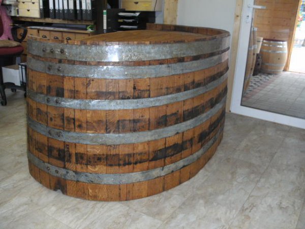 Office - Fasstisch RUSTIKA-HELL aus ovalem massiven Eichenfass mit ca. 5cm Holzstärke