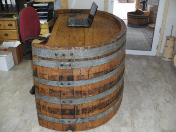 Office - Fasstisch RUSTIKA-HELL aus ovalem massiven Eichenfass mit ca. 5cm Holzstärke