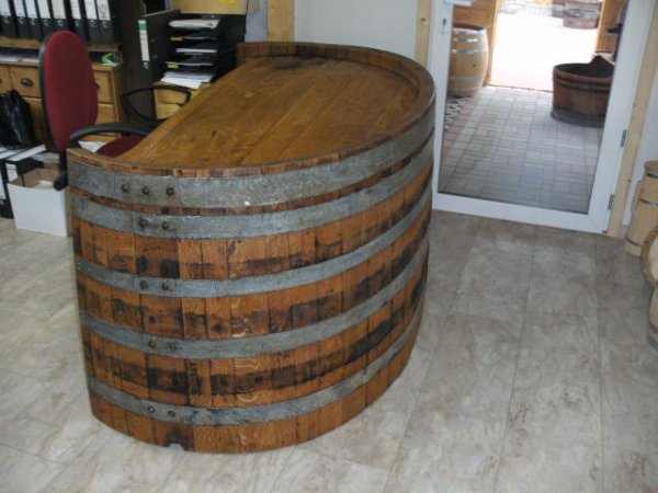 Office - Fasstisch RUSTIKA-HELL aus ovalem massiven Eichenfass mit ca. 5cm Holzstärke