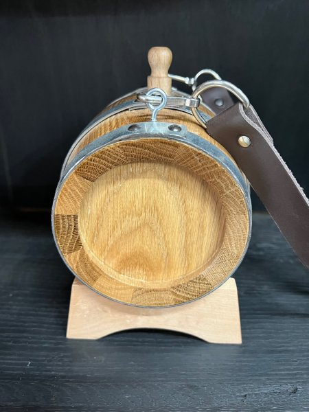 0,5 Liter Bernhardiner rundes Holzfass innen roh Böttcherware Eichenfass Weinfass Whyskifass Schnapsfass