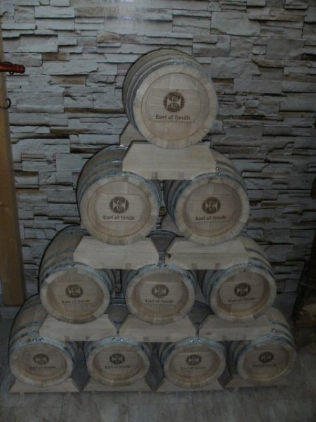 Pyramide aus 3 x 10L Eichenfass innen roh Böttcherware Schnapsfaß Holzfass Whyskifass Eichenholzfass