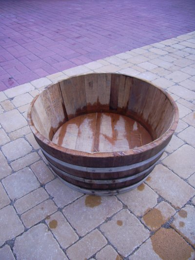 100 Liter gebrauchte Barrique-Eichenfasshälfte mit D.82cm,H.31cm