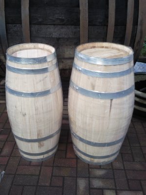 150 Liter neues Zigarrenfass, aus Kastanienholz, Fassvase H.107, D.59cm