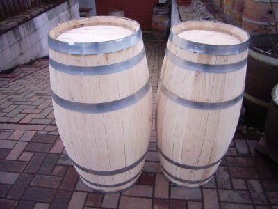 150 Liter neues Zigarrenfass, aus Kastanienholz, Fassvase H.107, D.59cm