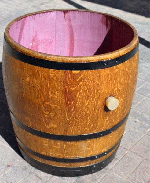 200 Liter Weinfass Regentonne aus gebr. Eichenfass wahlweise mit schwarzen Ringen Miniteich Holzfass Pflanzkübel Regenfass Wasserfass
