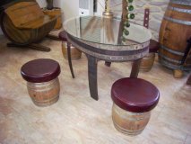 Fass-Sitzgarnitur BURGUNDER mit ovalem Fasstisch mit Glasplatte