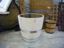75 Liter neue Zigarrenfasshälfte, Blumenkübel ca. D.53cm,H54cm.