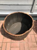 BKW65+BG ein 95 Liter Blumenkübel aus Whiskyfass D.oben 65 D.unten 55cm, H.45cm
