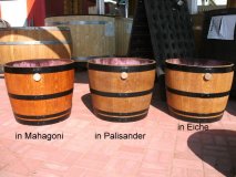 140 Liter Fass Miniteich Pflanzkübel Regentonne mit schwarzen Ringen aus gebrauchtem Weinfass Eichenfass Trog Wasserfasss Holzfass