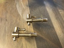 Messingauslaufhahn-klein für Holzfass mit 11,5-12,5mm Hahnloch - Durchmesser mit konischem Gewinde Messing poliert