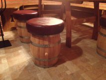 Fassbursche-Sitzhocker mit oder ohne Ledersitzkissen