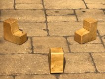 3-er Set - Fichtenholz - Eckfüße als Untersetzer für Fass - Blumenkübel oder Fass & Fass - Regentonne