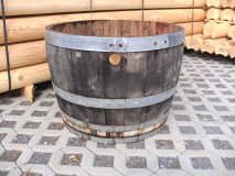 140 Liter Miniteich Regentonne aus gebrauchtem dunklerem Barrique Eichenfass Holzfass Regenfass Pflanzkübel