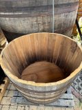 Ca. 350 Liter Eichenfasshälfte Durchmesser 105cm und Höhe 60cm als Miniteich Pflanzenkübel Saunatauschbecken