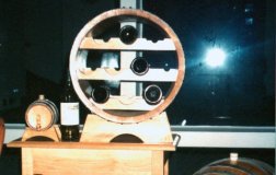 Weinregal RUNDFASS für 10 Flaschen aus massivem Eichenholz