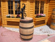 225L Weinfass Regentonne + große Schwengelpumpe - Schwarz Eichenfass