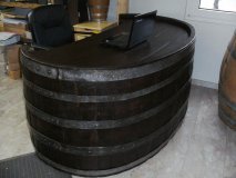 Office-Fasstisch RUSTIKA-DUNKEL aus ovalem massivem Eichenfass